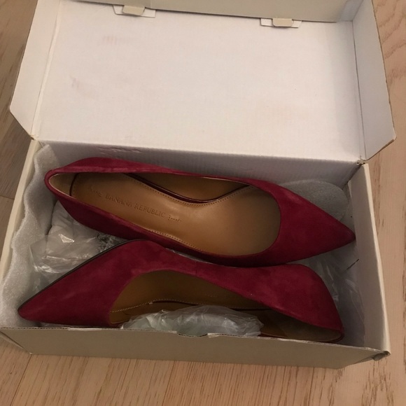 Kinsley heel from banana republic in sour cherry. - Picture 2 of 6